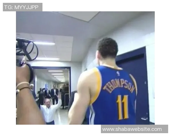 克莱上半场状态低迷仅得5分三分球命中率惨淡