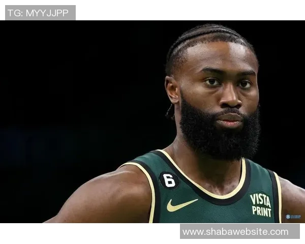 杰伦布朗首节狂砍16分8中7表现惊艳数据全面爆发引发热议